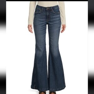 Wrangler® Mid Rise Trumpet Flare Stripe Print Western Jeans